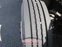 2006 Freightliner M2106 T/A BOX TRUCK W/100 PSIG