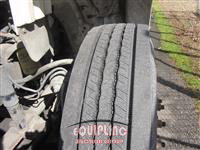 2006 Freightliner M2106 T/A BOX TRUCK W/100 PSIG