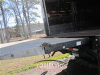 2006 Freightliner M2106 T/A BOX TRUCK W/100 PSIG