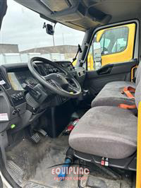 2022 International MV607 4X2 S/A 26FT BOX TRUCK