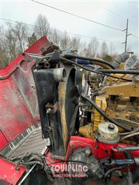 2004 Peterbilt 379 6X4 T/A SLEEPER TRUCK TRAC