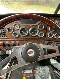 2004 Peterbilt 379 6X4 T/A SLEEPER TRUCK TRAC