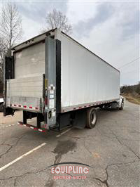 2019 Freightliner M2 4X2 S/A 26FT NON CDL BOX TR