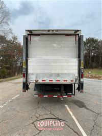 2019 Freightliner M2 4X2 S/A 26FT NON CDL BOX TR