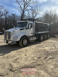 2017 Kenworth T880 TRI/A DUMP TRUCK 