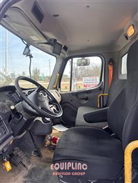 2020 Freightliner M2 106 4X2 S/A 26FT TARP SIDE 