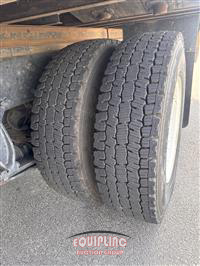 2020 Freightliner M2 106 4X2 S/A 26FT TARP SIDE 