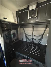 2019 Freightliner CASCADIA 6X4 T/A SLEEPER TRUCK