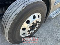 2019 Freightliner CASCADIA 6X4 T/A SLEEPER TRUCK