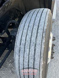 2019 Freightliner CASCADIA 6X4 T/A SLEEPER TRUCK