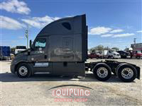 2019 Freightliner CASCADIA 6X4 T/A SLEEPER TRUCK
