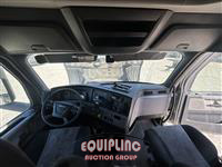 2019 Freightliner CASCADIA 6X4 T/A SLEEPER TRUCK