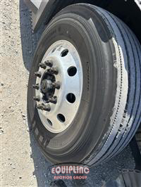 2019 Freightliner CASCADIA 6X4 T/A SLEEPER TRUCK