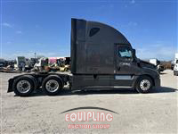 2019 Freightliner CASCADIA 6X4 T/A SLEEPER TRUCK