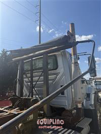 2008 International 7600 6X4 T/A ROLL OFF TRUCK