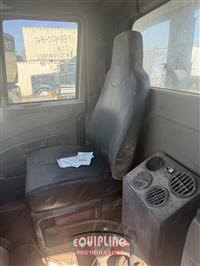 2008 International 7600 6X4 T/A ROLL OFF TRUCK