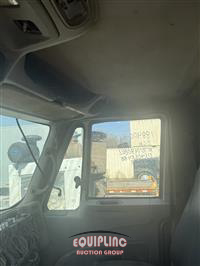 2008 International 7600 6X4 T/A ROLL OFF TRUCK