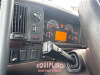 2015 VOLVO TRUCK VNL