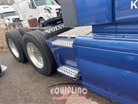 2015 VOLVO TRUCK VNL