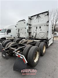 2015 Freightliner CASCADIA 125 6X4 T/A SLEEPER T