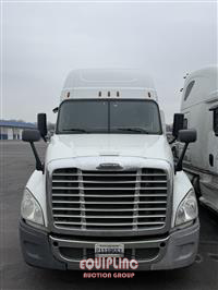 2015 Freightliner CASCADIA 125 6X4 T/A SLEEPER T
