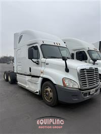 2015 Freightliner CASCADIA 125 6X4 T/A SLEEPER T