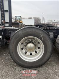 2017 Freightliner CASCADIA 125 6X4 T/A SLEEPER T