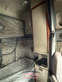 2017 Freightliner CASCADIA 125 6X4 T/A SLEEPER T