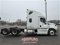 2018 Freightliner CASCADIA 125 6X4 T/A SLEEPER T