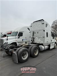 2018 Freightliner CASCADIA 125 6X4 T/A SLEEPER T