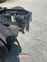 2017 Peterbilt 579 6X4 T/A MID ROOF TRUCK TRA