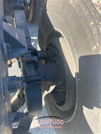 2017 Peterbilt 579 6X4 T/A MID ROOF TRUCK TRA