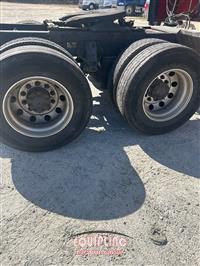 2017 Peterbilt 579 6X4 T/A MID ROOF TRUCK TRA