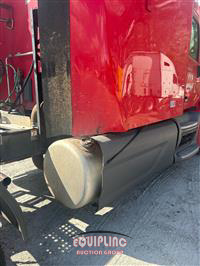 2017 Peterbilt 579 6X4 T/A MID ROOF TRUCK TRA