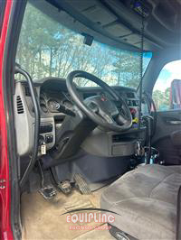 2017 Peterbilt 579 6X4 T/A MID ROOF TRUCK TRA