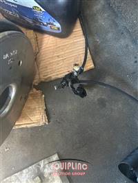 2017 Peterbilt 579 6X4 T/A MID ROOF TRUCK TRA