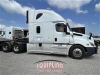 2019 Freightliner CASCADIA 6X4 T/A SLEEPER TRUCK