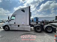 2019 Freightliner CASCADIA 6X4 T/A SLEEPER TRUCK