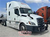 2019 Freightliner CASCADIA 6X4 T/A SLEEPER TRUCK