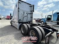 2019 Freightliner CASCADIA 6X4 T/A SLEEPER TRUCK