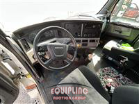 2019 Freightliner CASCADIA 6X4 T/A SLEEPER TRUCK