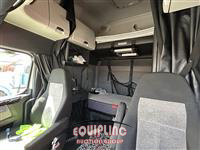 2019 Freightliner CASCADIA 6X4 T/A SLEEPER TRUCK