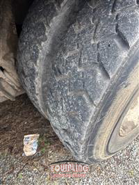 2007 International 7600 6X4 T/A GARBAGE TRUCK