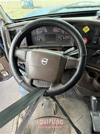 2013 Volvo VNL630 6X4 T/A SLEEPER TRUCK T