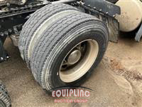 2019 Freightliner CASCADIA 6X4 T/A SLEEPER TRUCK