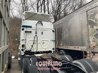 2019 Freightliner CASCADIA 6X4 T/A SLEEPER TRUCK