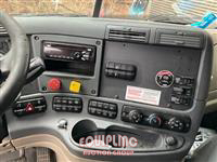 2019 Freightliner CASCADIA 6X4 T/A SLEEPER TRUCK