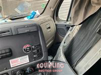 2019 Freightliner CASCADIA 6X4 T/A SLEEPER TRUCK