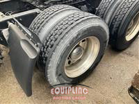 2019 Freightliner CASCADIA 6X4 T/A SLEEPER TRUCK