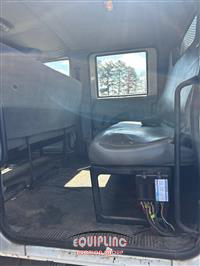 2004 International 4300 4x2 S/A UTILITY BODY